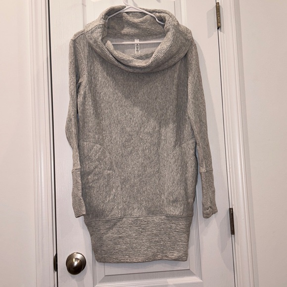 Lululemon Gray Sweater, Size XXS - Picture 1 of 9